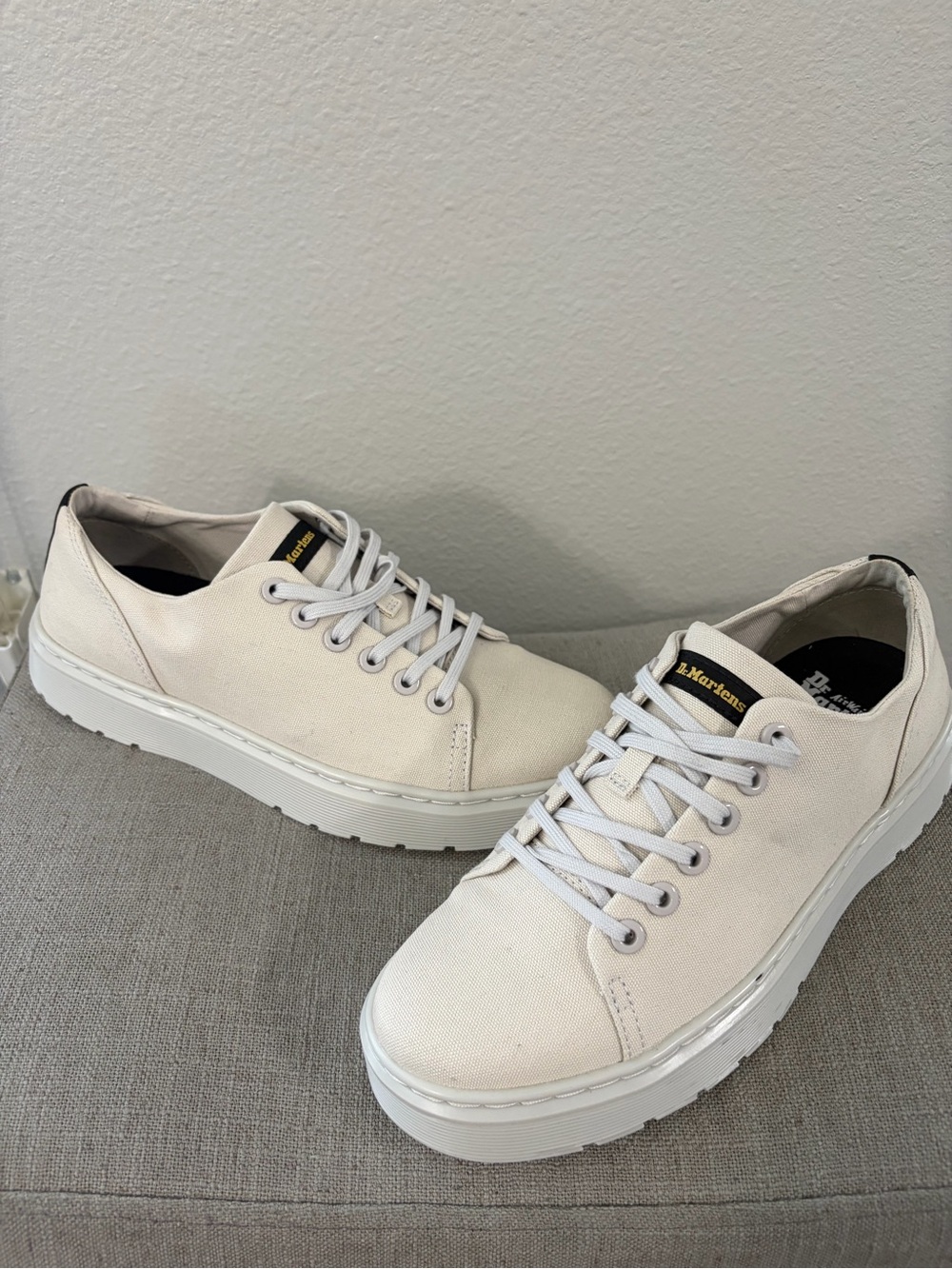 Dr. Martens Dante White Canvas Lace-Up Low Top Sneakers Men's US 7 Women’s US 8
